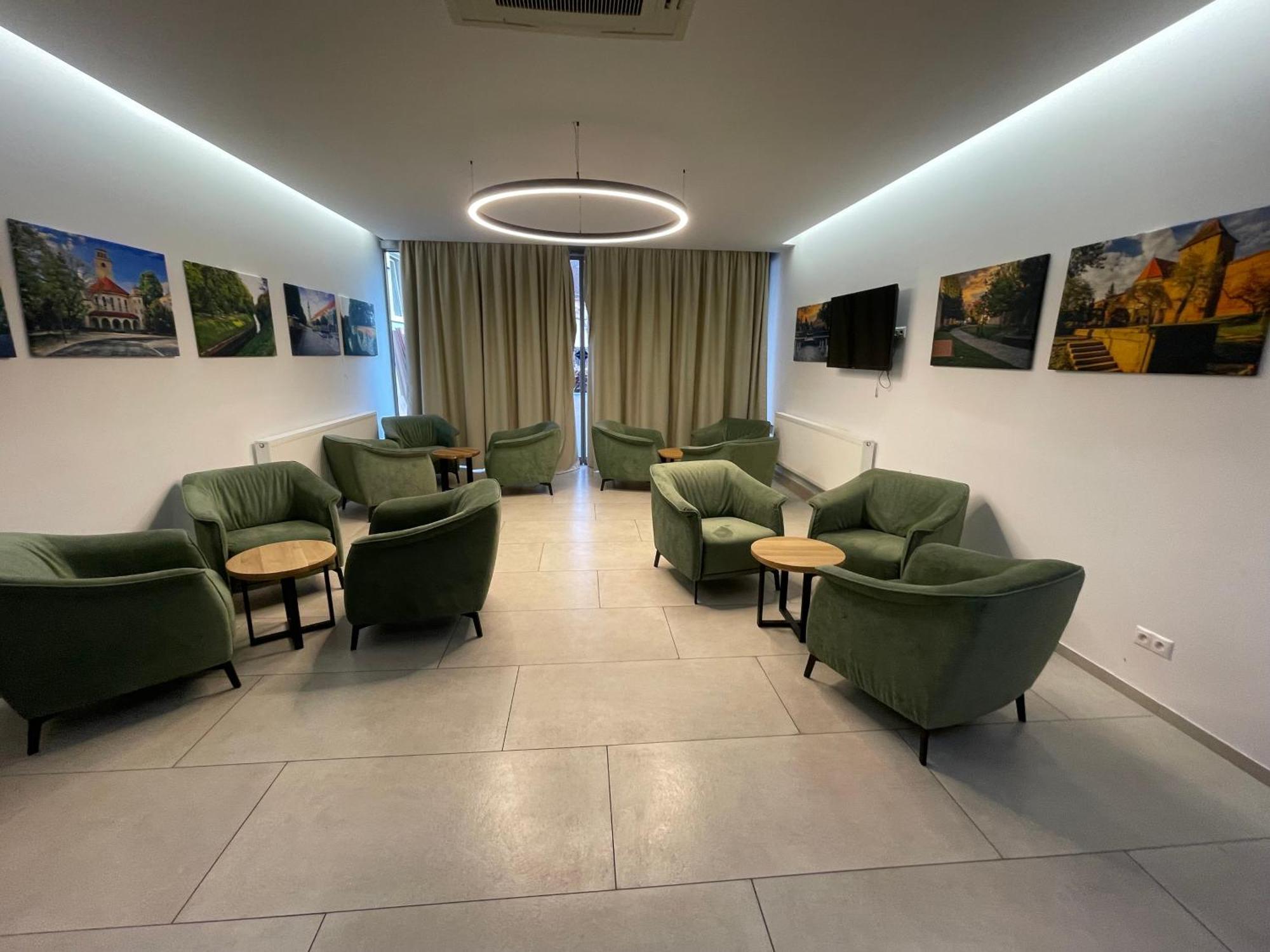 Hotel Spectrum Трнава Екстериор снимка