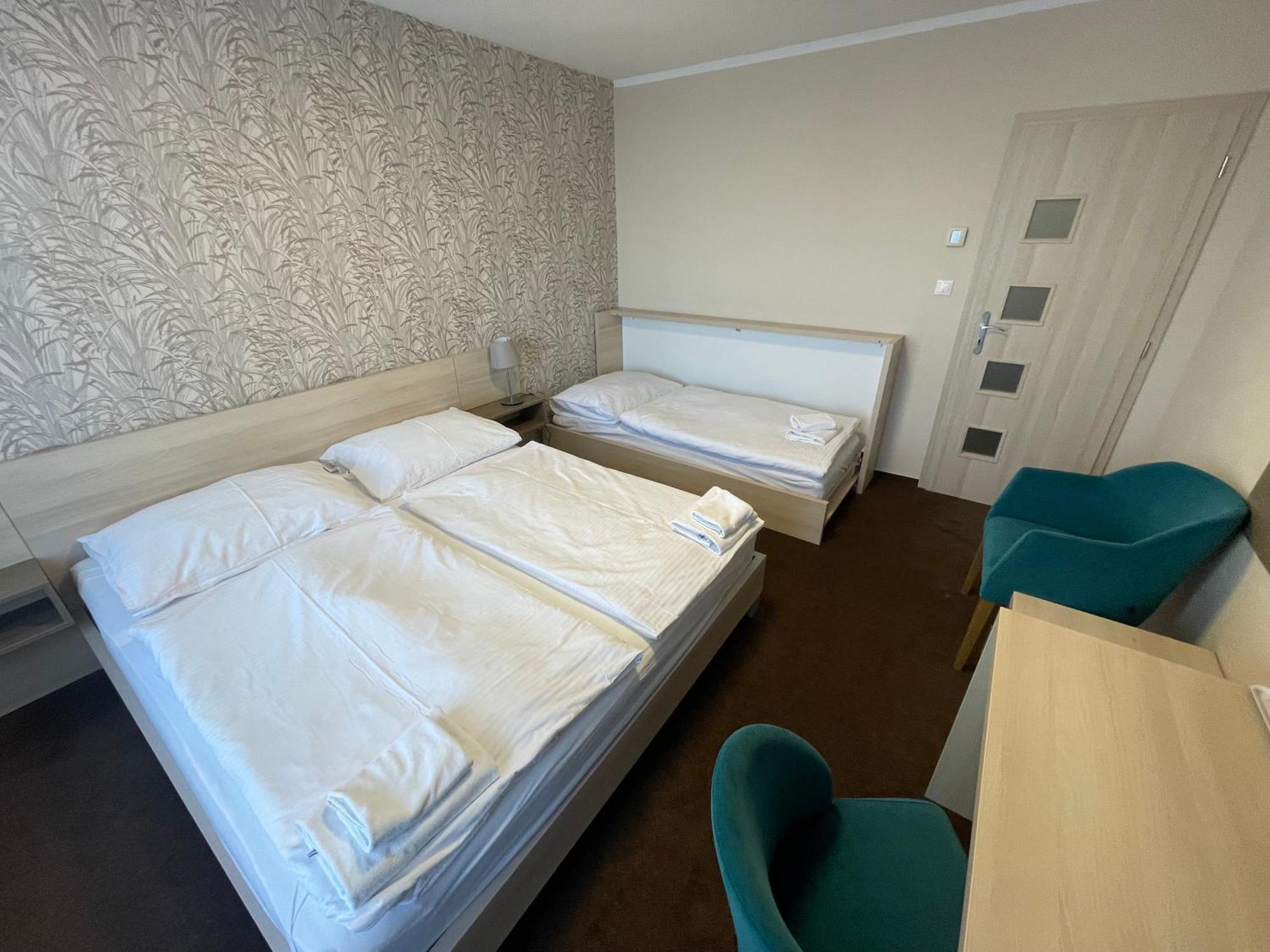 Hotel Spectrum Трнава Екстериор снимка